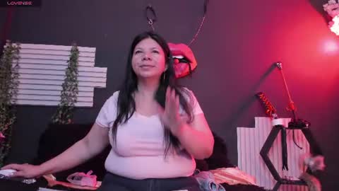 kinkyy_mom online show from August 6, 2026, 3:36 pm
