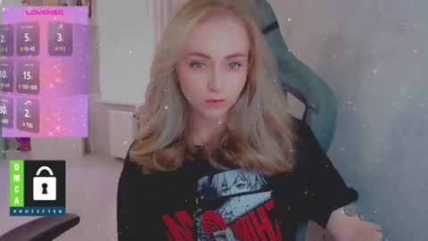 Snapshot of kira_love_sleep chatting on August 1, 2026, 4:50 pm you know thumb up me please its important online show from August 1, 2026, 4:50 pm
