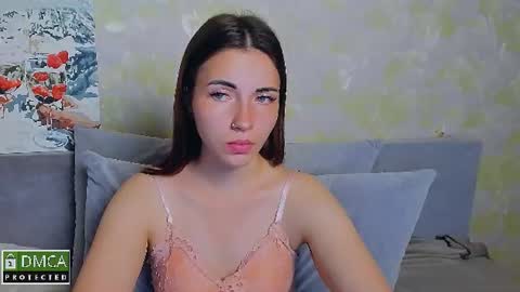 Snapshot of kira_mooon chatting on June 17, 2026, 6:53 pm Kira online show from June 17, 2026, 6:53 pm