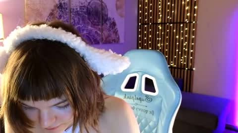 kira_naughtly online show from May 11, 2026, 1:06 pm