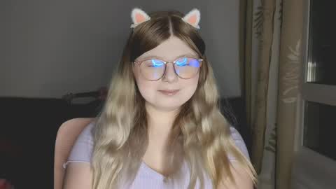 KiraYume online show from May 14, 2026, 8:15 pm
