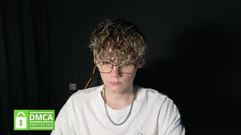 Snapshot of kirill_20_cm chatting on April 29, 2026, 1:43 am Kirill and Andrey online show from April 29, 2026, 1:43 am