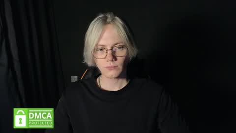 Snapshot of kirill_20_cm chatting on May 25, 2026, 1:28 pm Kirill and Andrey online show from May 25, 2026, 1:28 pm