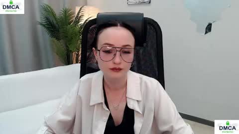 Snapshot of kiss_of_love_0 chatting on June 10, 2026, 8:57 am Louise online show from June 10, 2026, 8:57 am