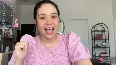 Snapshot of kissandcurrency chatting on June 10, 2026, 3:33 pm Kiss Currency online show from June 10, 2026, 3:33 pm