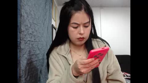 kitty_small69 online show from January 17, 2026, 3:11 am