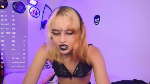 Lizeth online show from December 11, 2024, 9:45 pm