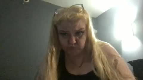 kmarie1196 online show from June 6, 2026, 4:17 am
