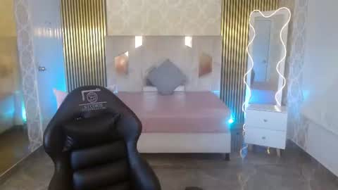 kolyn_tay online show from August 1, 2026, 7:24 pm