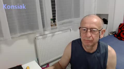 Snapshot of konsiak chatting on May 1, 2026, 9:41 pm Komsiak online show from May 1, 2026, 9:41 pm