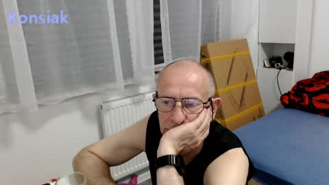 Snapshot of konsiak chatting on June 5, 2026, 6:46 pm Komsiak online show from June 5, 2026, 6:46 pm