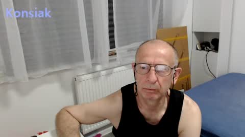 Snapshot of konsiak chatting on June 11, 2026, 7:12 pm Komsiak online show from June 11, 2026, 7:12 pm