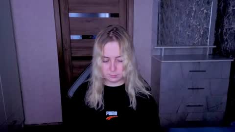Kristy online show from June 18, 2026, 7:07 pm
