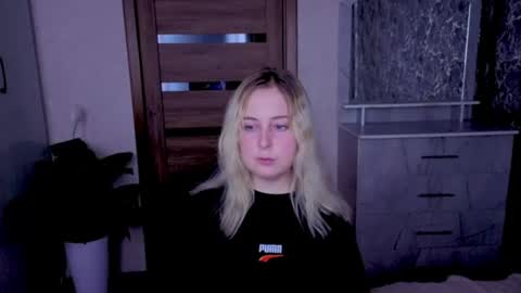 Kristy online show from July 3, 2026, 9:54 pm