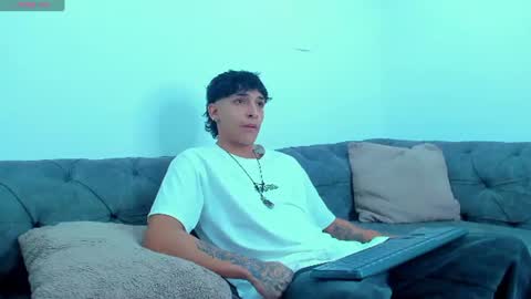 Kroy Wave  Muscle Tattoos Latino online show from July 7, 2026, 3:31 am
