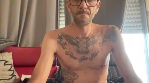 kuniking35 online show from June 26, 2026, 11:14 am