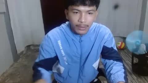 kyle_lourence online show from May 2, 2026, 5:56 am