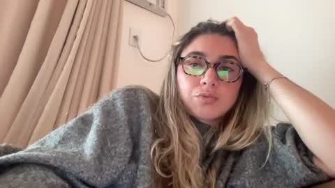 Snapshot of lailayourangel chatting on June 25, 2026, 3:27 pm lailayourangel online show from June 25, 2026, 3:27 pm