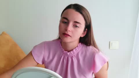 lana_gl online show from June 26, 2026, 7:24 am