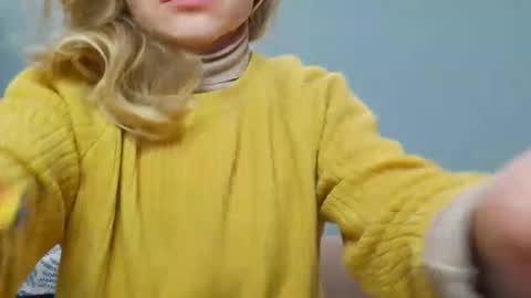 Lana online show from April 20, 2026, 5:10 am