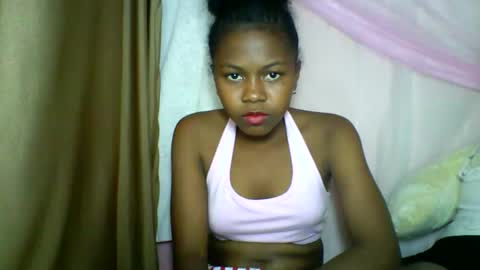 lara_belle online show from May 4, 2026, 2:35 pm