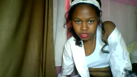 lara_belle online show from May 10, 2026, 9:58 am