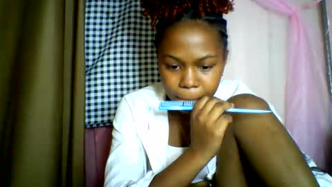 lara_belle online show from June 8, 2026, 1:28 am