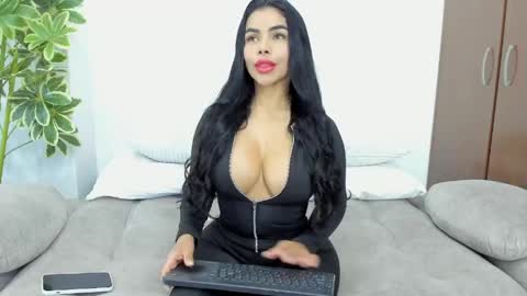Snapshot of lara_sins1 chatting on April 17, 2026, 3:04 pm LARA SINS online show from April 17, 2026, 3:04 pm