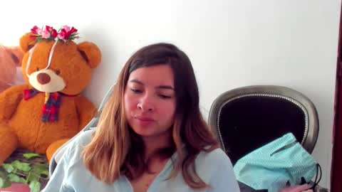 Snapshot of laracat18 chatting on May 3, 2026, 1:50 pm Lara online show from May 3, 2026, 1:50 pm