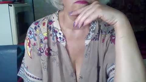 larisaq4ugo24 online show from June 25, 2026, 11:15 am