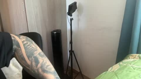 Snapshot of larsskeet chatting on June 22, 2026, 6:16 pm larsskeet online show from June 22, 2026, 6:16 pm