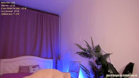 Laura online show from July 30, 2026, 8:30 pm