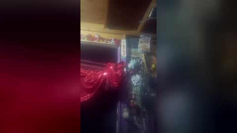 laurakruczynski147 online show from June 22, 2026, 8:11 am