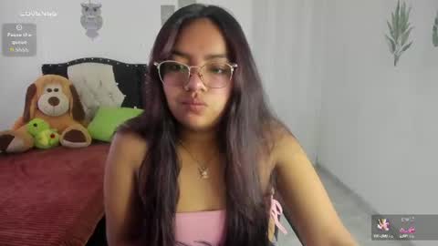 Snapshot of lauu7 chatting on August 4, 2026, 12:08 pm lauu7 online show from August 4, 2026, 12:08 pm
