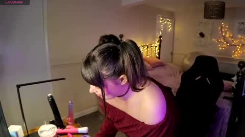 Snapshot of lavenderrzz19 chatting on May 12, 2026, 2:36 pm Lavenderrzz online show from May 12, 2026, 2:36 pm