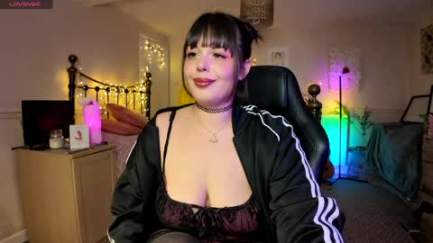 Snapshot of lavenderrzz19 chatting on May 30, 2026, 8:17 pm Lavenderrzz online show from May 30, 2026, 8:17 pm