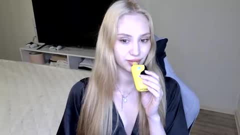 Snapshot of laylapretty001 chatting on June 10, 2026, 4:23 am LaylaPretty001 online show from June 10, 2026, 4:23 am