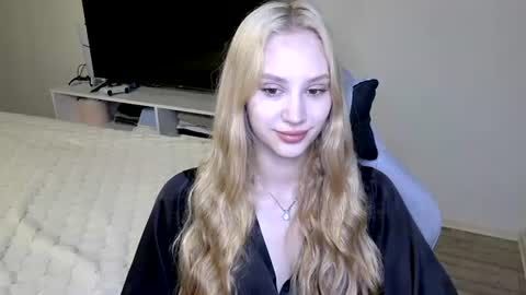 Snapshot of laylapretty001 chatting on June 15, 2026, 4:25 am LaylaPretty001 online show from June 15, 2026, 4:25 am
