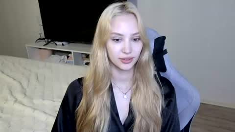 Snapshot of laylapretty001 chatting on June 22, 2026, 5:04 am LaylaPretty001 online show from June 22, 2026, 5:04 am