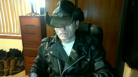 leathergreaser online show from June 26, 2026, 11:09 pm