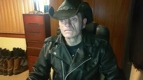 leathergreaser online show from July 5, 2026, 7:32 pm
