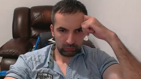 Leo Gianni online show from August 3, 2026, 10:57 pm