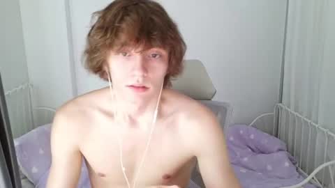 Snapshot of leon_heart666 chatting on June 8, 2026, 1:28 am Leon online show from June 8, 2026, 1:28 am