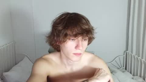 Snapshot of leon_heart666 chatting on June 23, 2026, 1:42 pm Leon online show from June 23, 2026, 1:42 pm