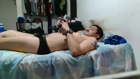 Snapshot of leonino231 chatting on April 25, 2026, 12:13 am leonino231 online show from April 25, 2026, 12:13 am