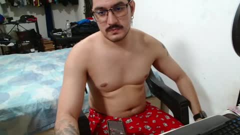 Snapshot of leonino231 chatting on April 26, 2026, 4:15 pm leonino231 online show from April 26, 2026, 4:15 pm