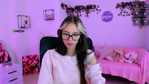 Snapshot of lia_dream_ chatting on July 20, 2026, 10:39 am lia_dream_ online show from July 20, 2026, 10:39 am
