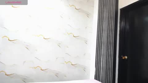 liaa_cams online show from June 29, 2026, 2:40 am