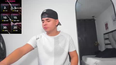 lianfox_ online show from June 23, 2026, 12:36 pm