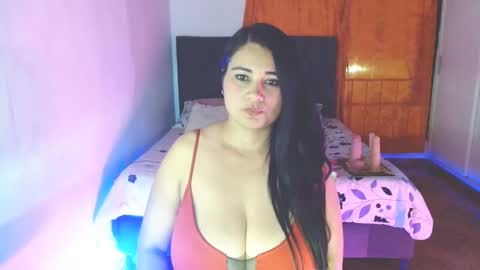 Snapshot of licy_klein chatting on June 8, 2026, 1:28 am Isa online show from June 8, 2026, 1:28 am